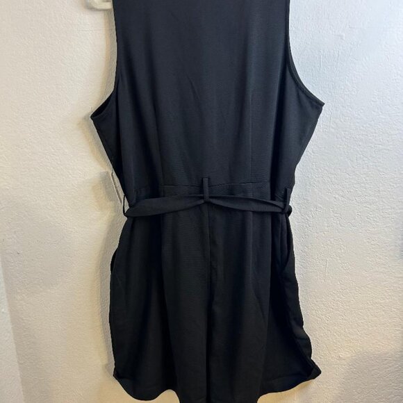 Black Tank Sleeve Romper with Tie Detail Size XL by Express NWT - Picture 2 of 6
